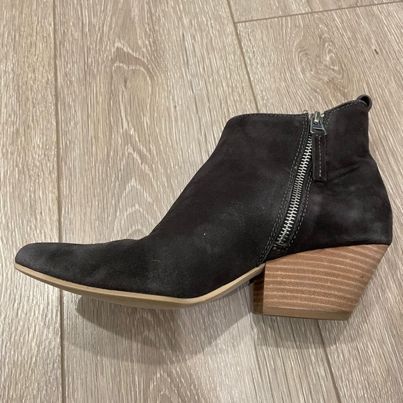 Size 8.5 Dolce Vita ankle boots - Picture 6 of 10